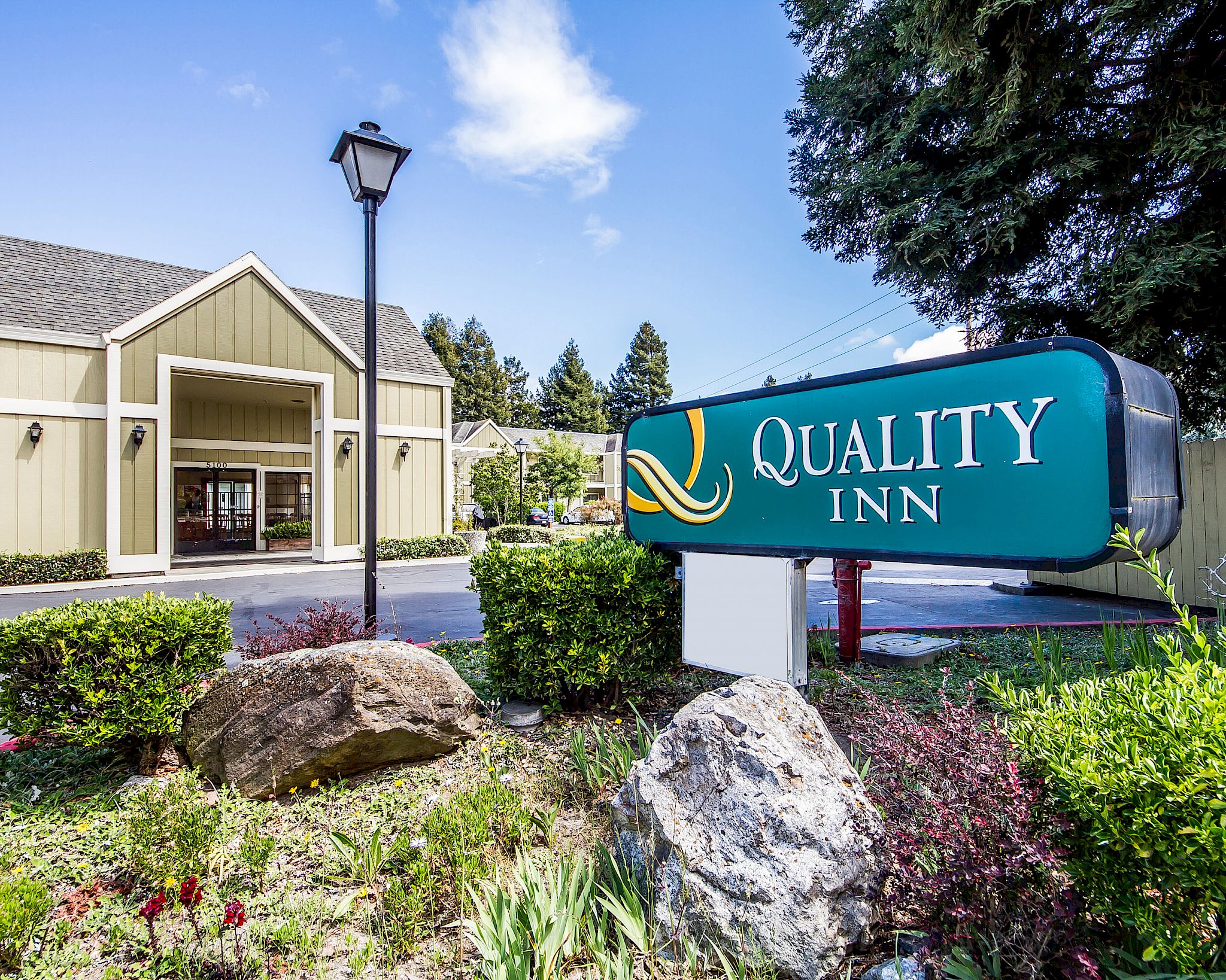 Petaluma California Hotels; Hotel in the Heart of Sonoma Wine County - Quality Inn Petaluma-Sonoma